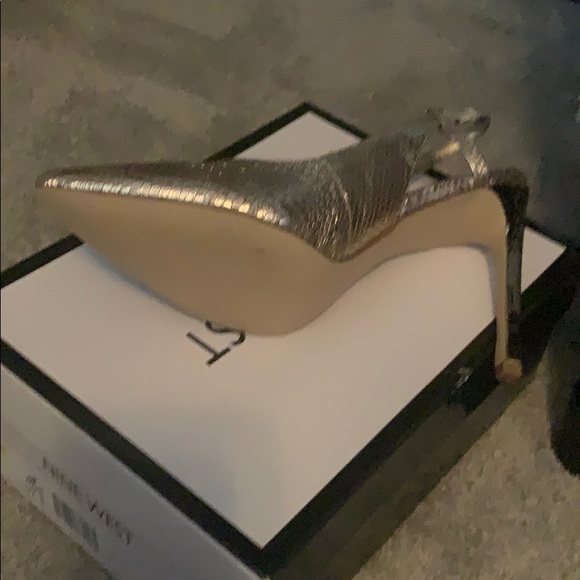 Never worn. Box and shoes in perfect condition. - Picture 2 of 4